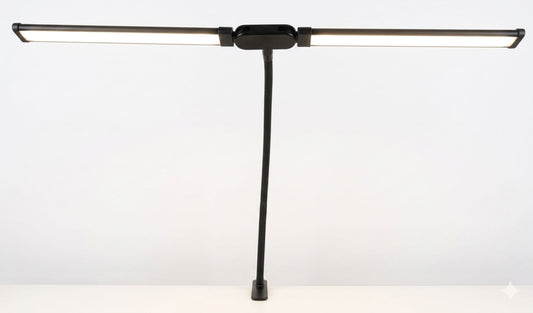 מנורת שולחן לד דואלית ומתכווננת של Snartly Design עם זרוע גמישה וראש כפול, לעמדת עבודה ומחשב
